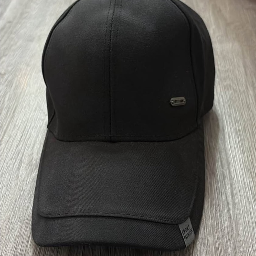 Black Baseball Cap